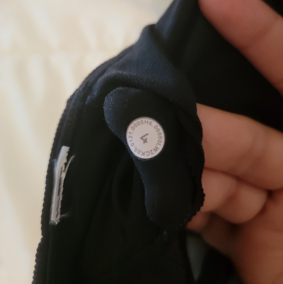 Lululemon Ribbed Energy Bra High Neck Long Line Sz 4 - Picture 7 of 7